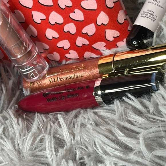 IPSY Bag & Beauty Bundle Red Heart Pouch, 2 Lip Masks, 4 Lip Color Items GIFTS - Picture 3 of 10